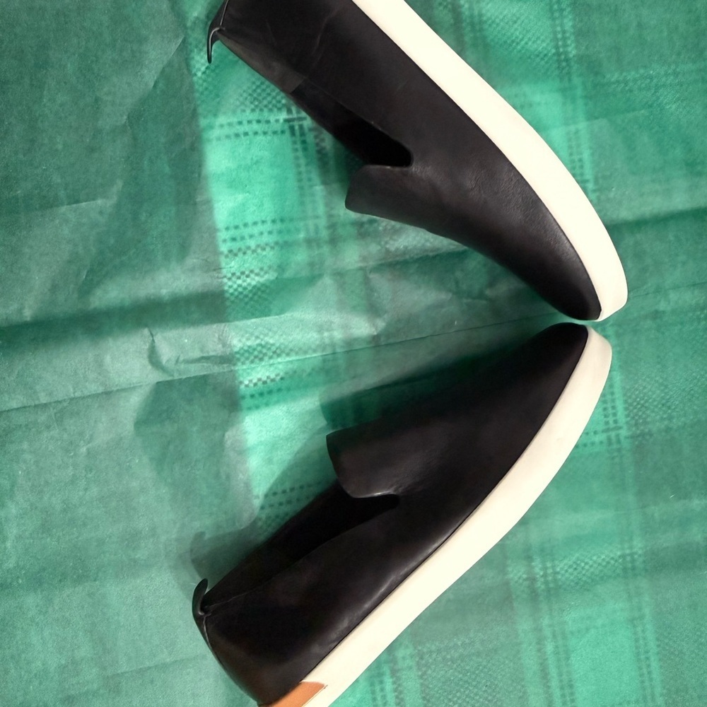 Vince Black Leather Slip-On Shoes - Picture 7 of 9
